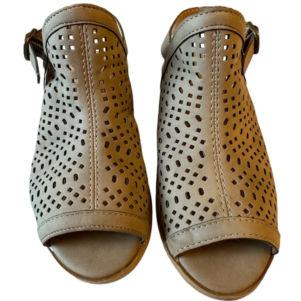 Taupe lucky brand kids chunky heel sandal